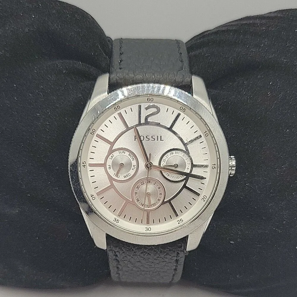Fossil BQ1457 Women's Black Leather Analog Silver Dial Quartz Wrist Watch AM842